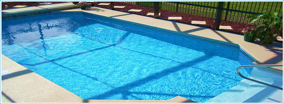 Orlando Florida swimming pools builder and the best FL pool contractor for vinyl liner pools.